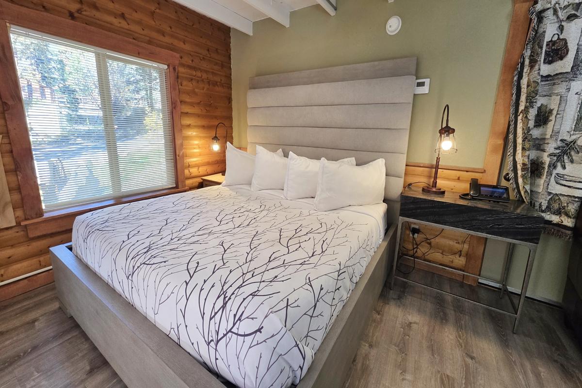 Estes Park accommodation on Fall River